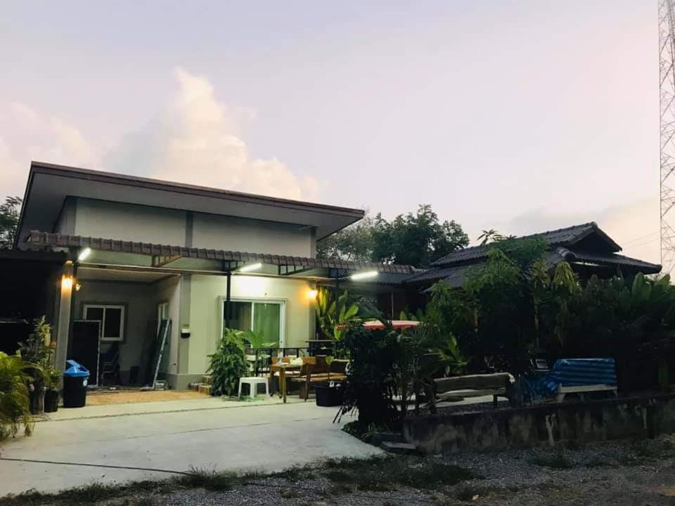 บ้านทะเลอิ่มเอม Bann Talay Im Eimm Ban Phe Bagian luar foto