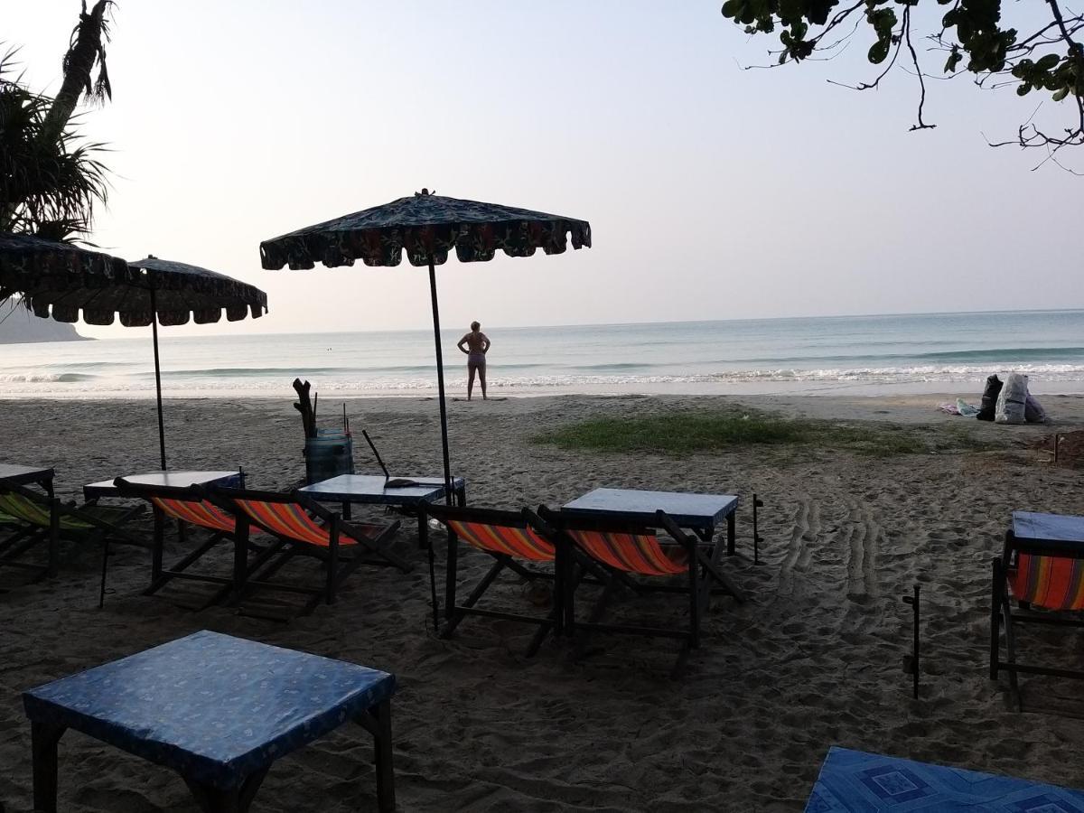 บ้านทะเลอิ่มเอม Bann Talay Im Eimm Ban Phe Bagian luar foto