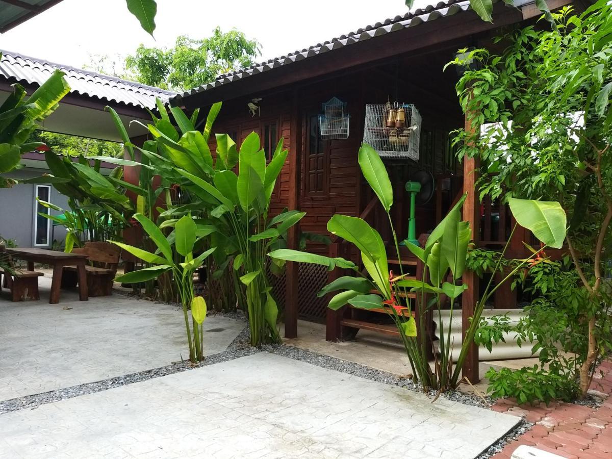 บ้านทะเลอิ่มเอม Bann Talay Im Eimm Ban Phe Bagian luar foto